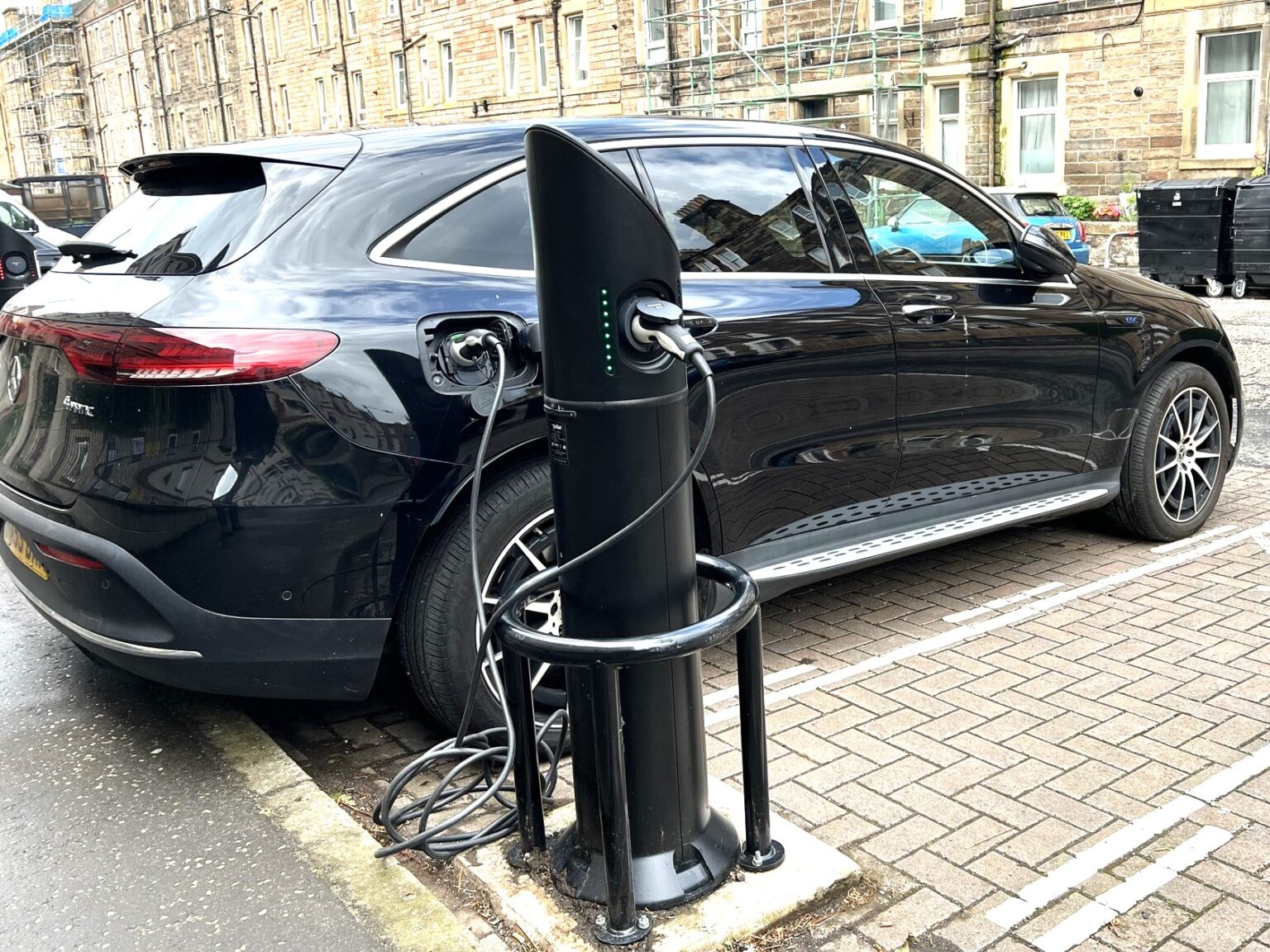 New data on EV charging infrastructure shows 44,020 public EV charging