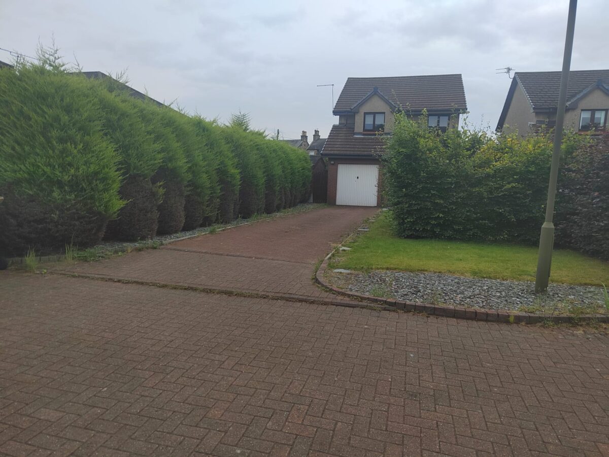 Picture of driveway for EVCI location for lease at 7 Allan court, Grangemouth FK3 9AQ