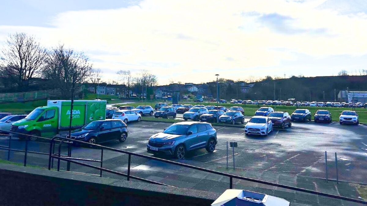 Shopping centre in Erskine – Bargarran Shopping Centre for EVCI